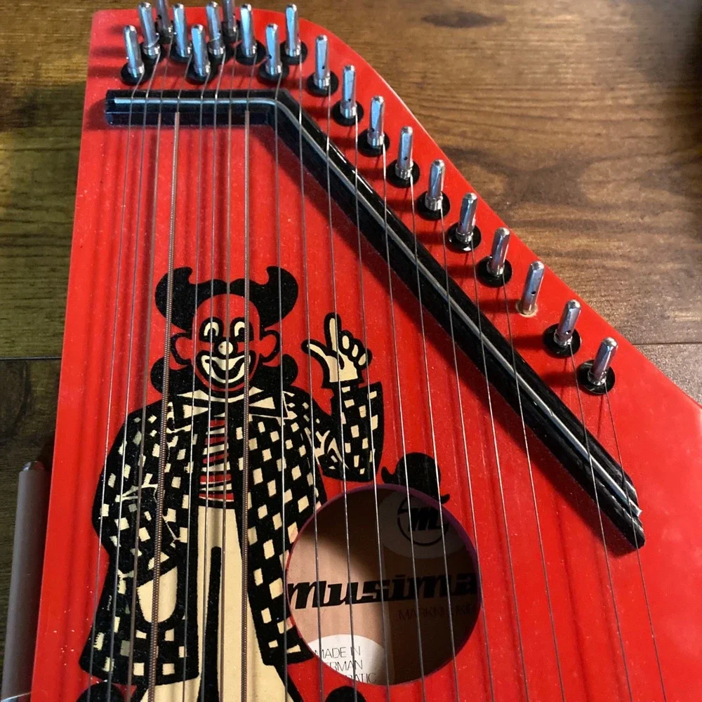 Vtg Kinderzither Musical Instrument Red Clown Made in German Democratic Republic